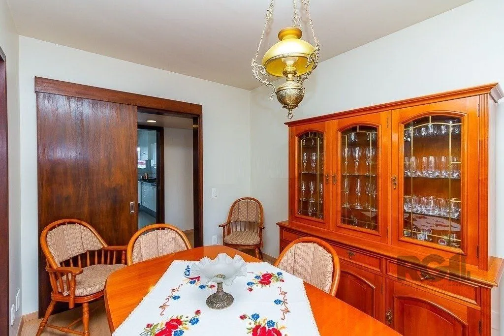 Imagem Vende-se amplo apartamento 3 quartos c/ suíte, 2 vagas, living com sacada e vista - 139m² - Auxiliadora