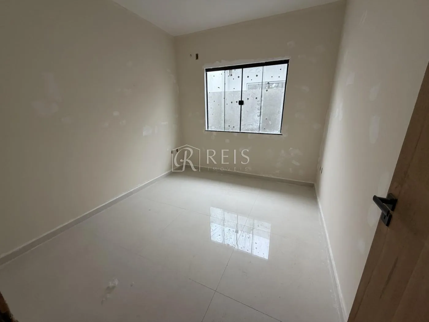 Imagem Casa para Venda em Rio das Ostras, Chácara Mariléa, 2 dormitórios, 1 suíte, 2 banheiros, 1 vaga