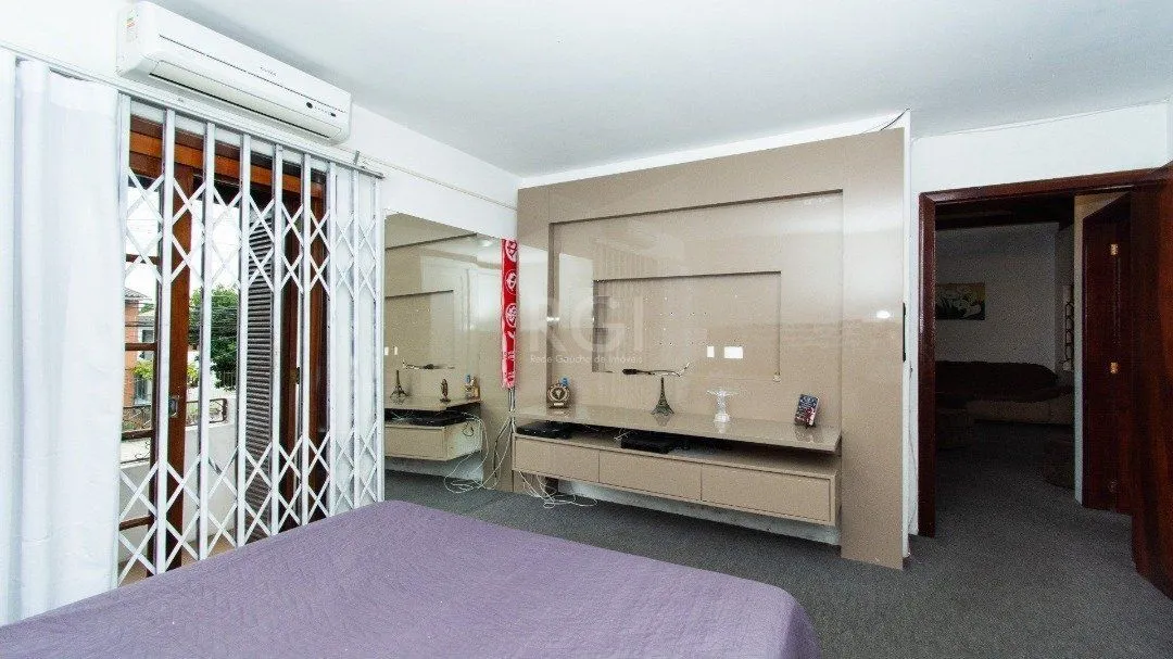 Imagem Casa para Venda - 238m², 3 dormitórios, sendo 1 suites, 3 vagas - Camaquã
