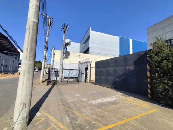 Imagem Galpão com 2500m2 em Itaquaquecetuba/SP