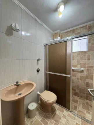 Imagem Apartamento 2 dormitórios, sala 2 ambientes, sacada, mobiliado, imóvel pronto para morar, no Bairro Tupi, Praia Grande, imóvel mobiliado à venda na Imobiliaria Consulte Imoveis.