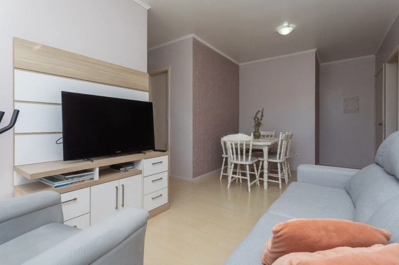 Imagem Amplo Apartamento de 3 Dormitórios com Churrasqueira no Bairro Floresta