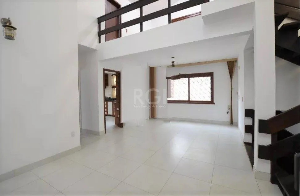 Imagem Casa para Venda - 267m², 4 dormitórios, sendo 1 suites, 2 vagas - Tristeza