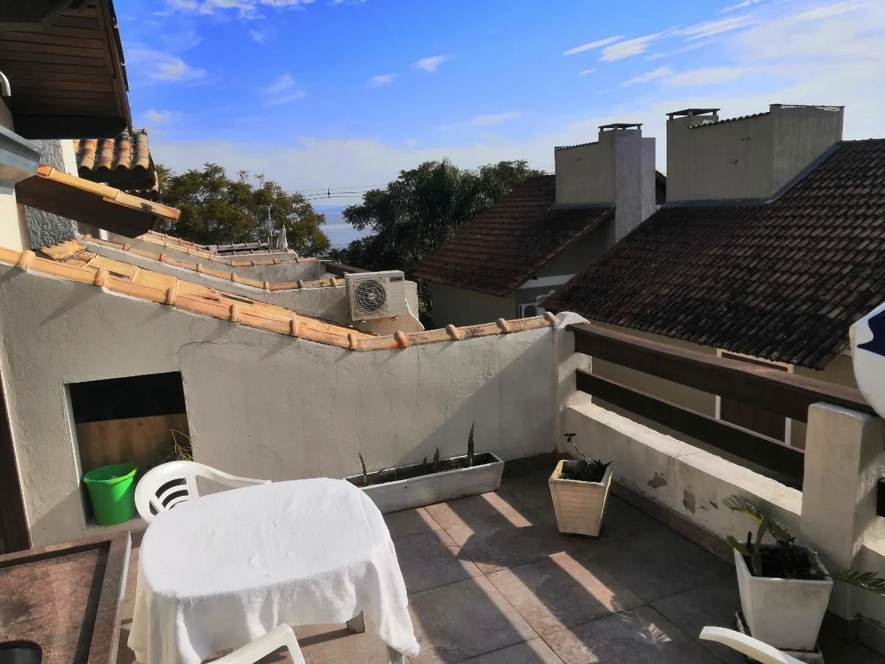 Imagem Casa de Condomínio com 3 dormitórios e 2 vagas em Ipanema