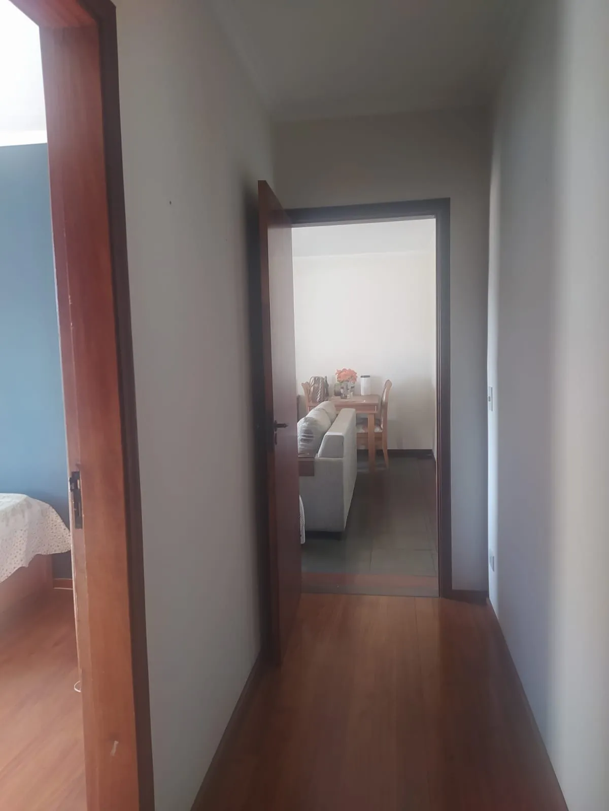 Imagem Amplo apartamento - Jardim Simus