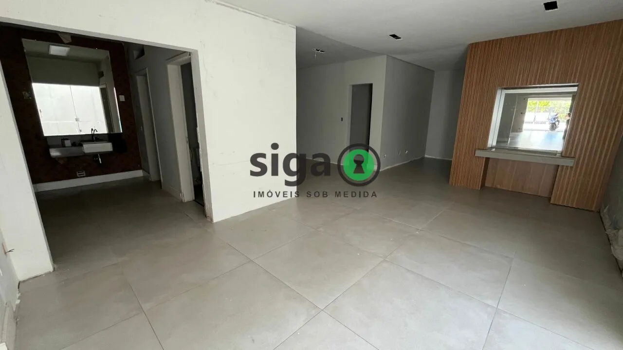 Imagem Casa Comercial em Ponto Estratégico de Indianópolis com 4 Vagas