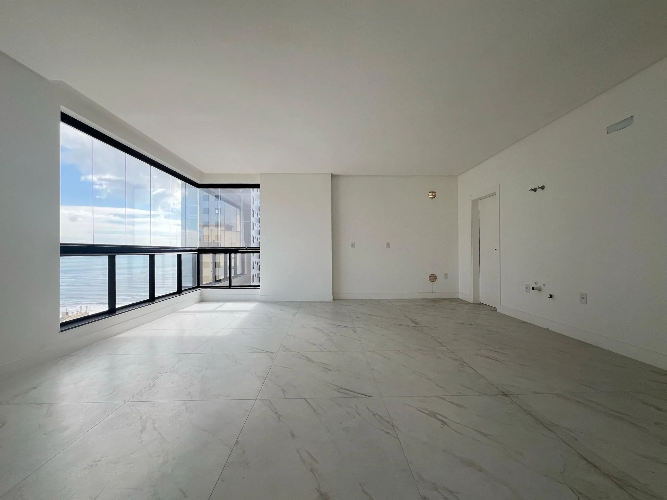 Imagem Apartamento com vista para o mar à venda com 129.31m2 por R$ 2.550.000,00