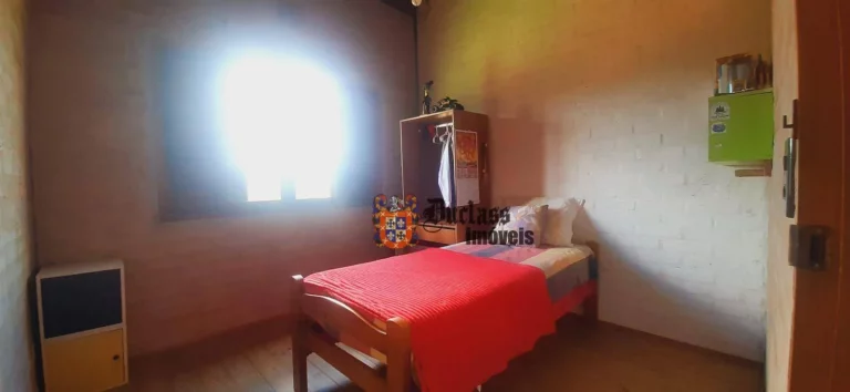 Imagem Chácara com 4 dormitórios à venda, 1500 m² por R$ 650.000,00 - Bom Jardim - Camanducaia/MG