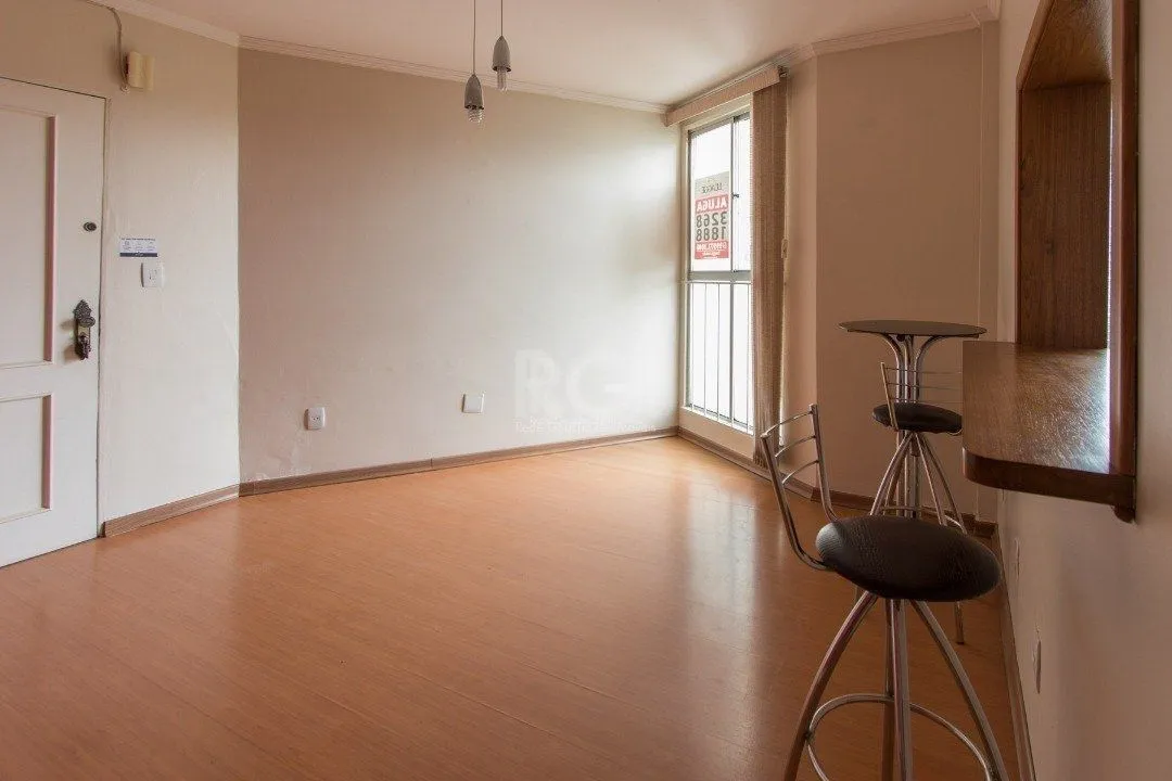 Imagem Apartamento de 2 dormitórios e 1 vaga de garagem no bairro Cristal.