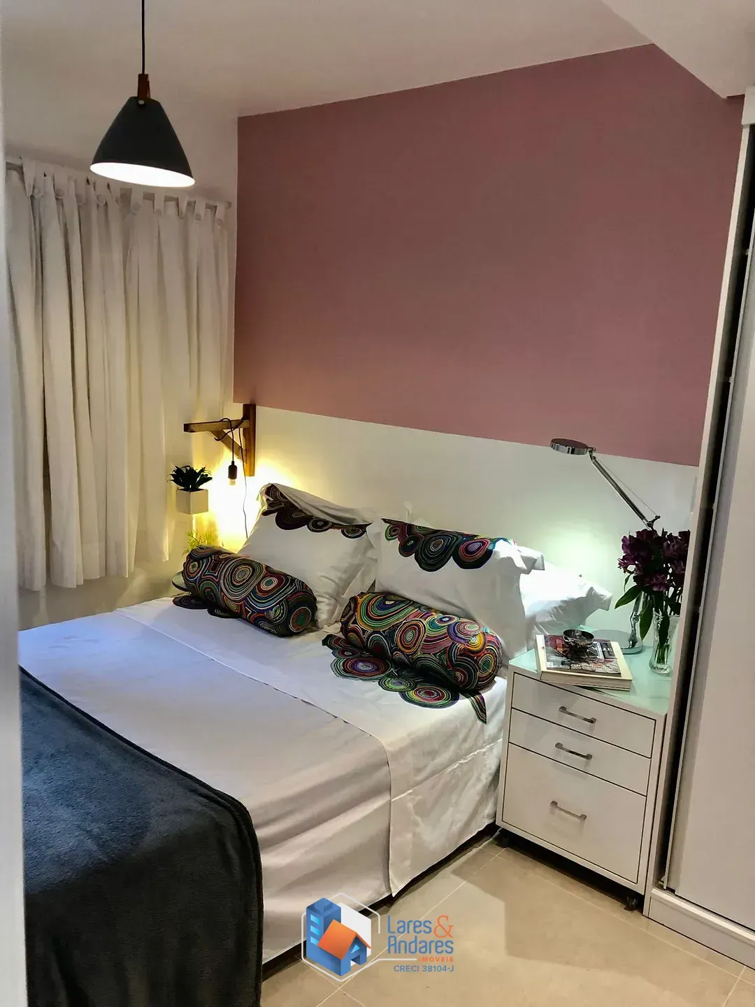 Imagem Apartamento para venda e locação em Itaim Bibi com 2 quartos, sendo 2 suítes, 62m²