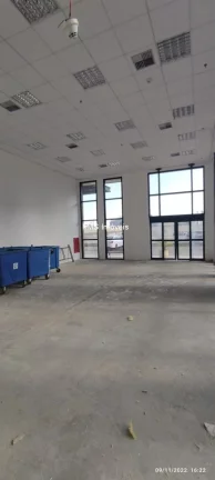 Imagem Aluga-se Meio Prédio Comercial de 6.059m² em Barueri com Elevador e Estacionamento