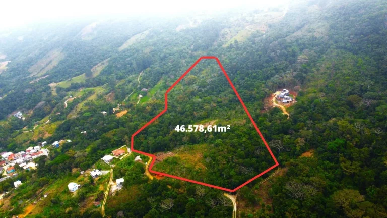 Imagem Terreno à venda em Garopaba-SC, bairro Macacu, 46.578,61m², com vista para Lagoa e Mar!