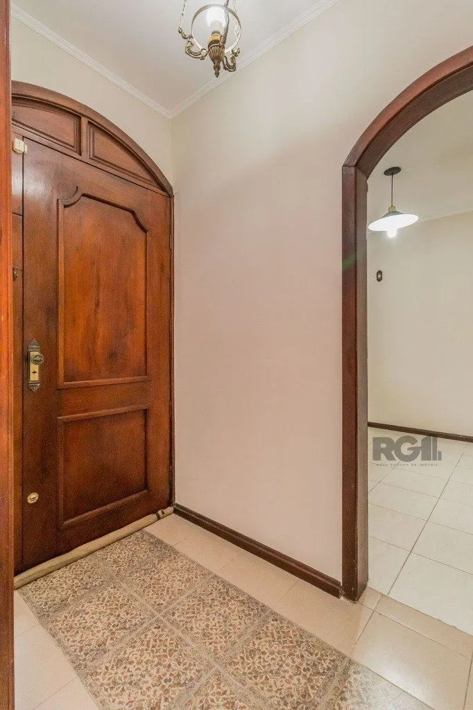 Imagem Casa com 287m², 5 dormitórios, piscina, 4 vagas no bairro Jardim Itu