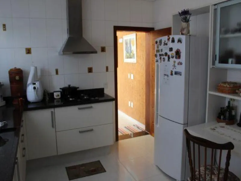 Imagem LINDA CASA 4 SUÍTES À VENDA EM CONDOMÍNIO, SOROCABA - 345M²