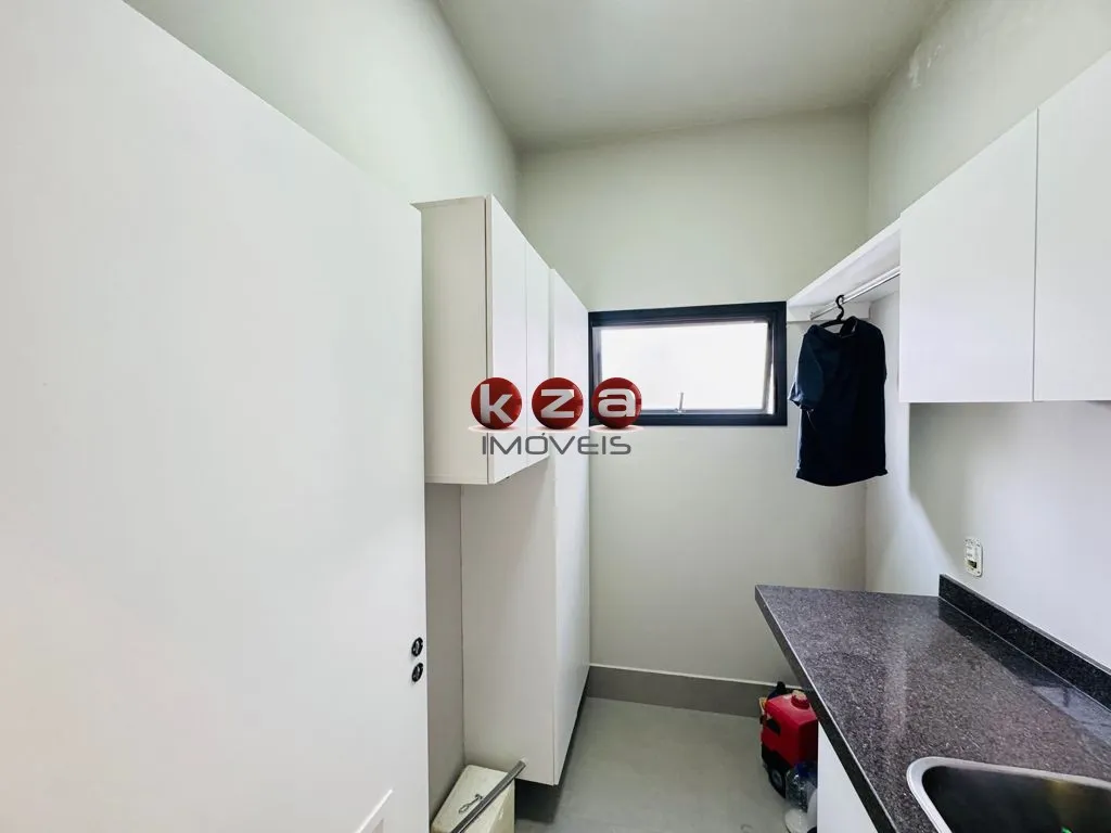 Imagem Casa de luxo a venda no Condomínio Portal do Jequitibá em Valinhos-SP: 3 quartos, 3 suítes, 2 salas, 4 banheiros, 2 vagas, 157m².