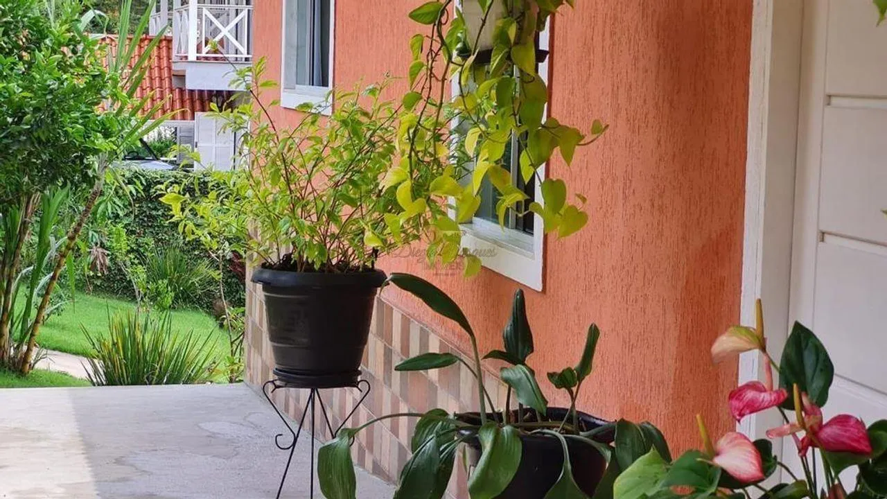 Foto do imóvel Casa em Condomínio para Venda em Teresópolis / RJ em Rua Lavino Luiz Rezende