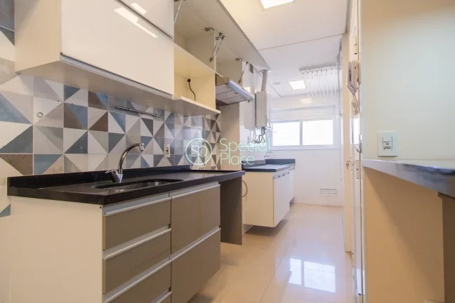 Imagem Apartamento com reforma impecável e com uma bela vista para o Campo de Marte!!! São 94m² de área...