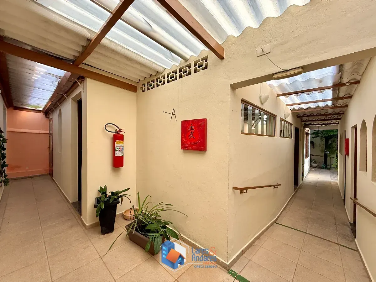 Imagem Casa comercial para venda em Interlagos, 187m²