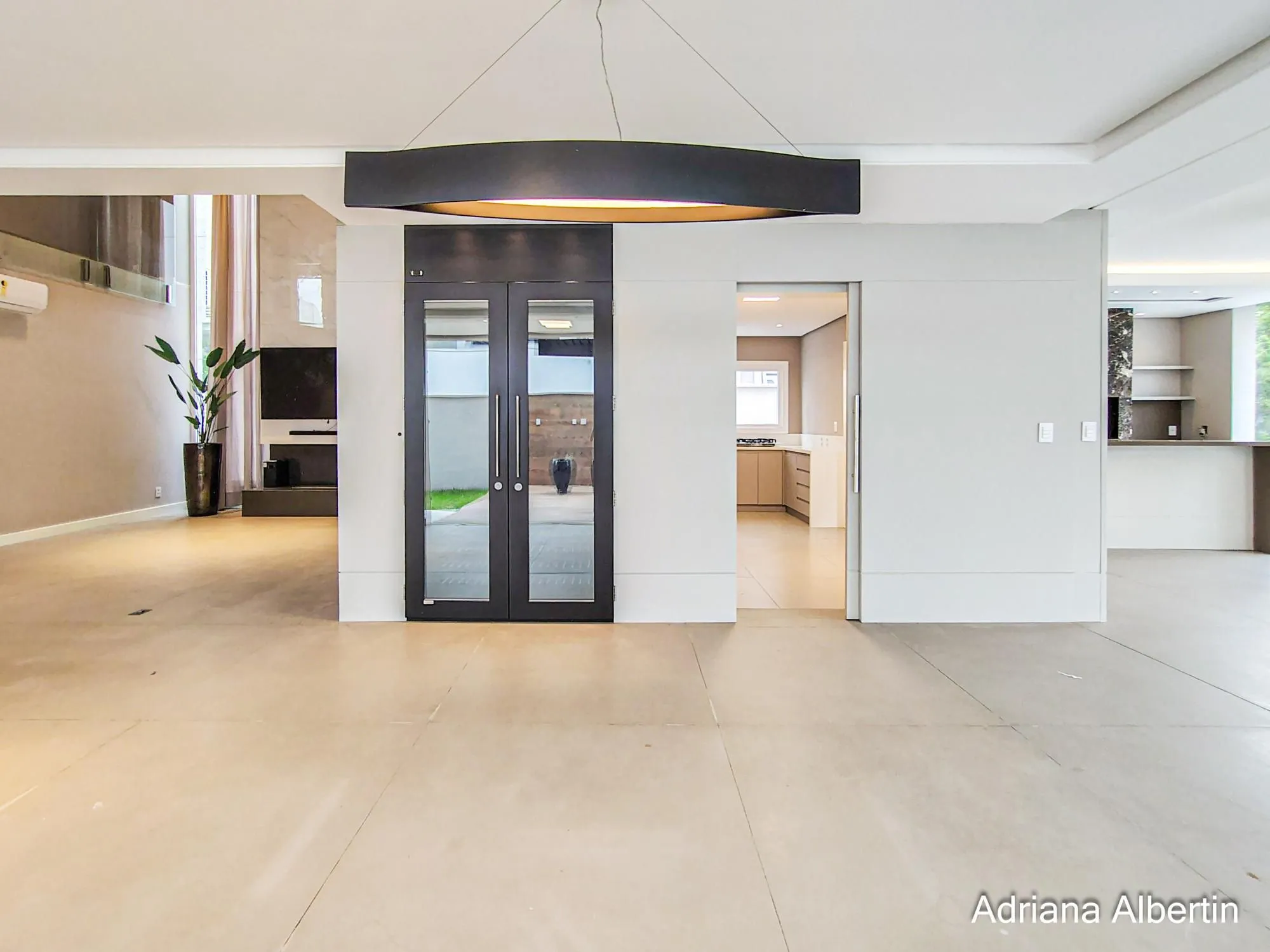 Imagem Casa com 400m² e 4 suítes