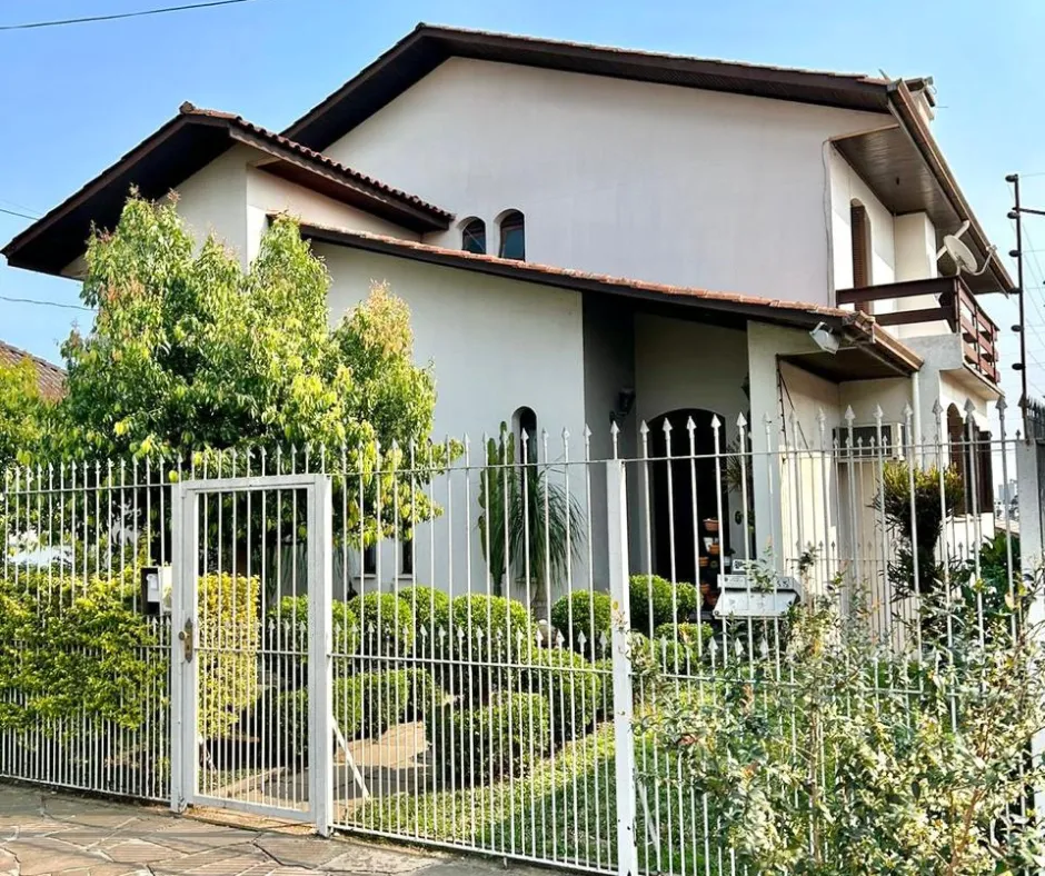 Imagem Casa à venda em Caxias do Sul, Rio Branco, com 2 quartos, 403m2