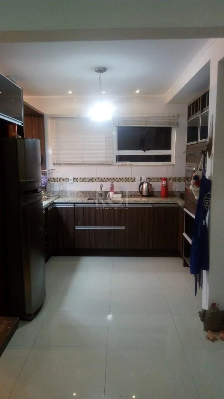 Imagem Casa para Venda - 300m², 3 dormitórios, sendo 3 suites, 6 vagas - São Lucas