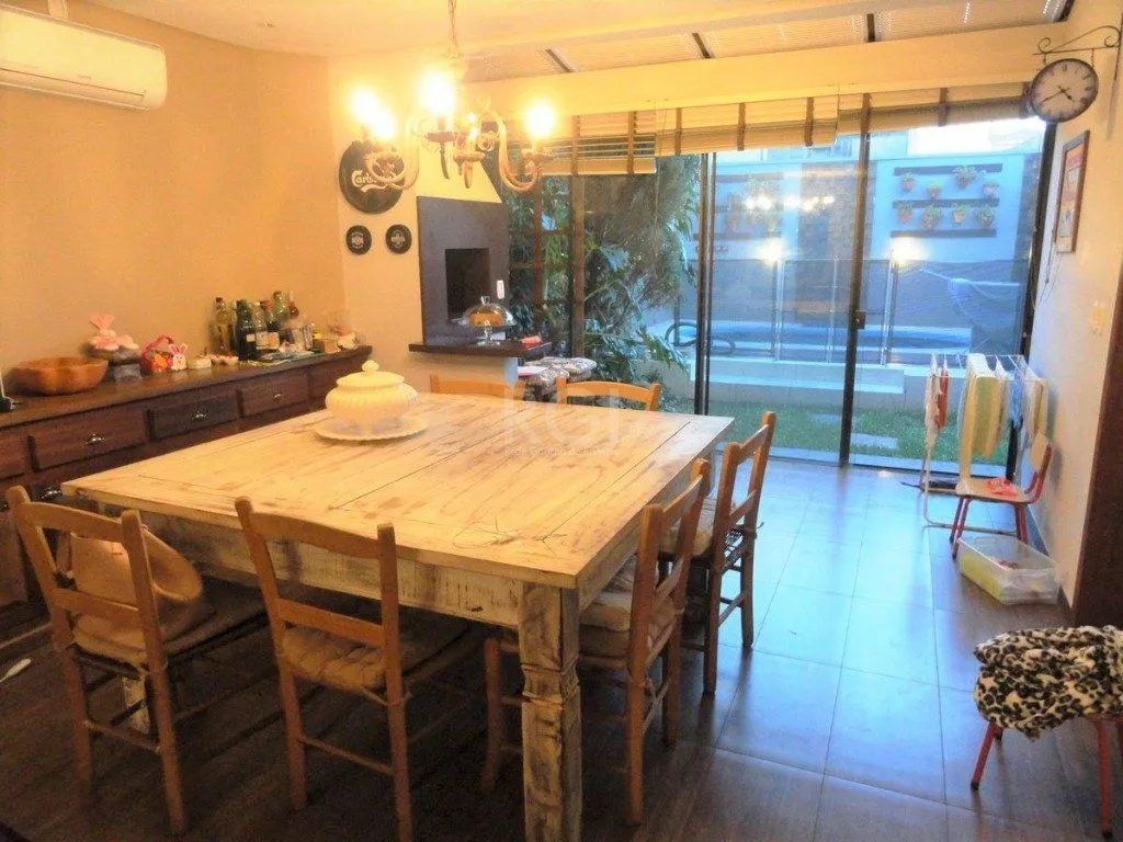 Imagem Casa para Venda - 165m², 3 dormitórios, sendo 3 suites, 1 vaga - Hípica