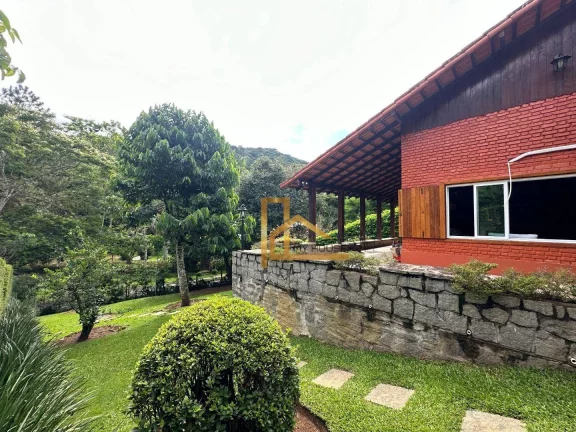 Imagem Encanto e Tranquilidade! Casa Espaçosa com Jardim e Lareira em Condomínio Exclusivo – Teresópolis/RJ ????