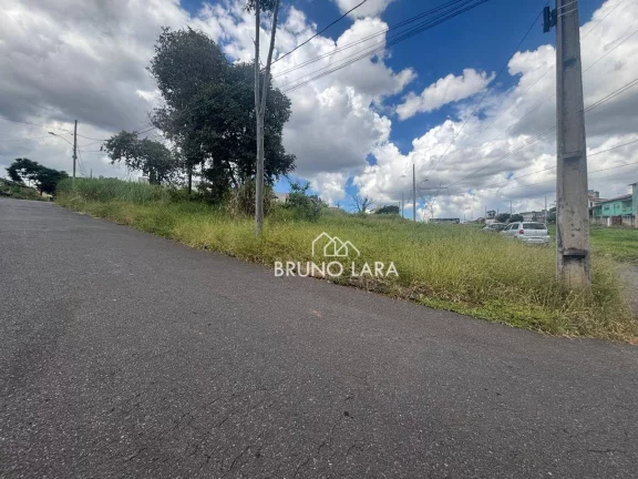 Imagem Terreno à venda no bairro Três Poderes - Igarapé/MG.