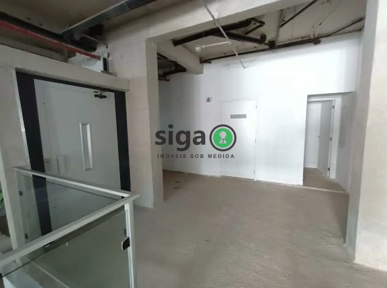 Imagem Loja para locação com 389m², 2 banheiros, fachada Ativa, em Pinheiros, no contrapiso