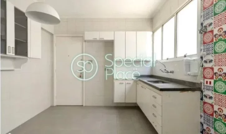 Imagem Ótimo apartamento à venda na Rua Oscar Freire no Jardim América - 92m² privativos - Andar alto c...