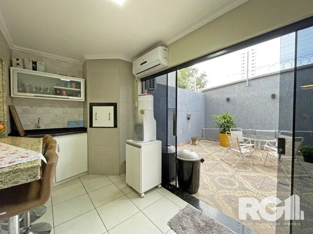 Imagem Casa em condomínio no Ecoville com amplo pátio