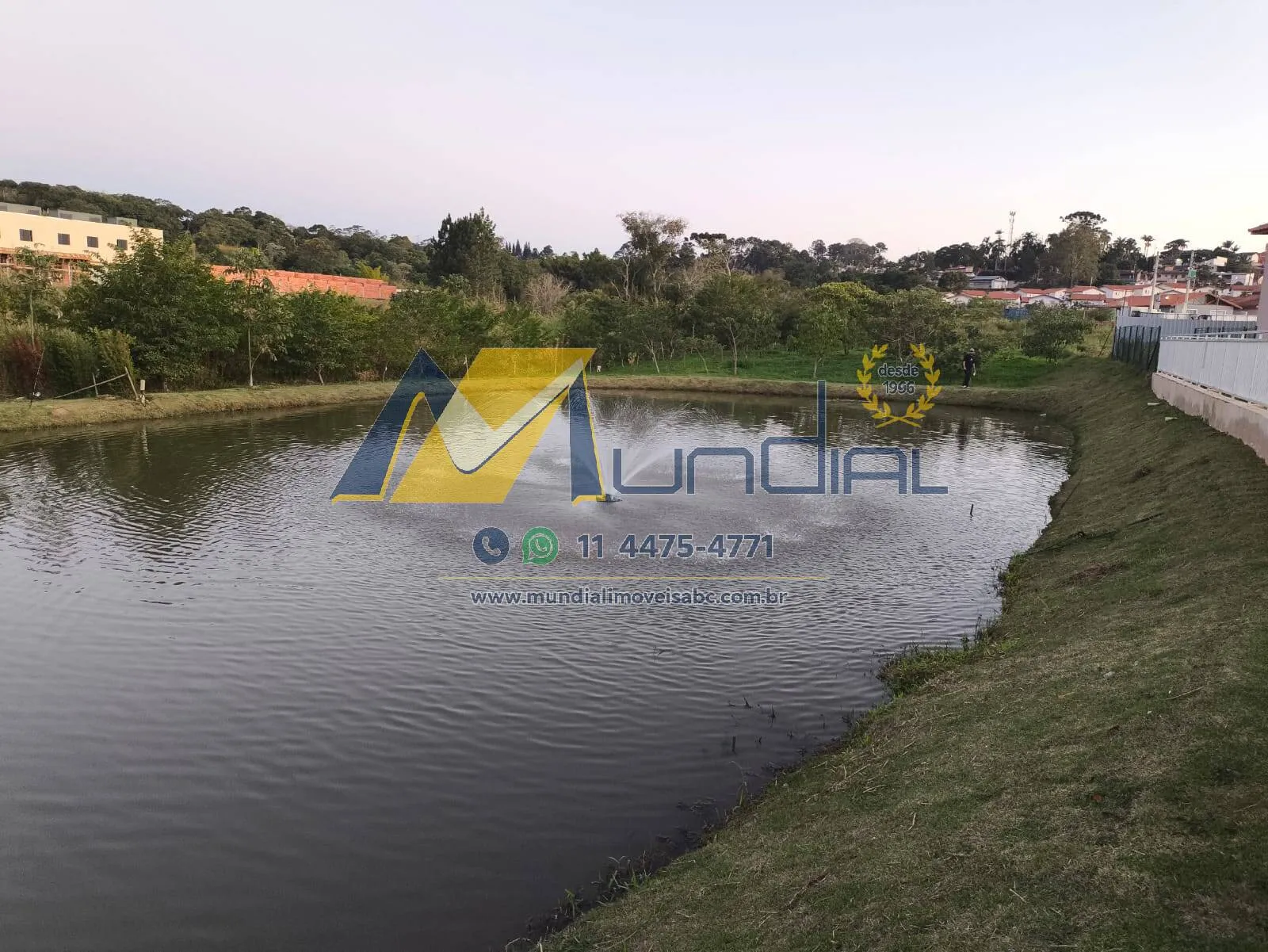 Imagem Sobrado à Venda no Condomínio Paradise - 105 m²,Suíte e Lazer Completo