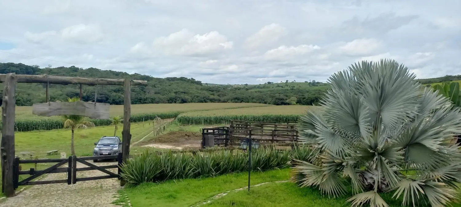 Imagem Vendo uma lindíssima fazenda na cidade de Oliveira/MG com 420 hectares de terra,