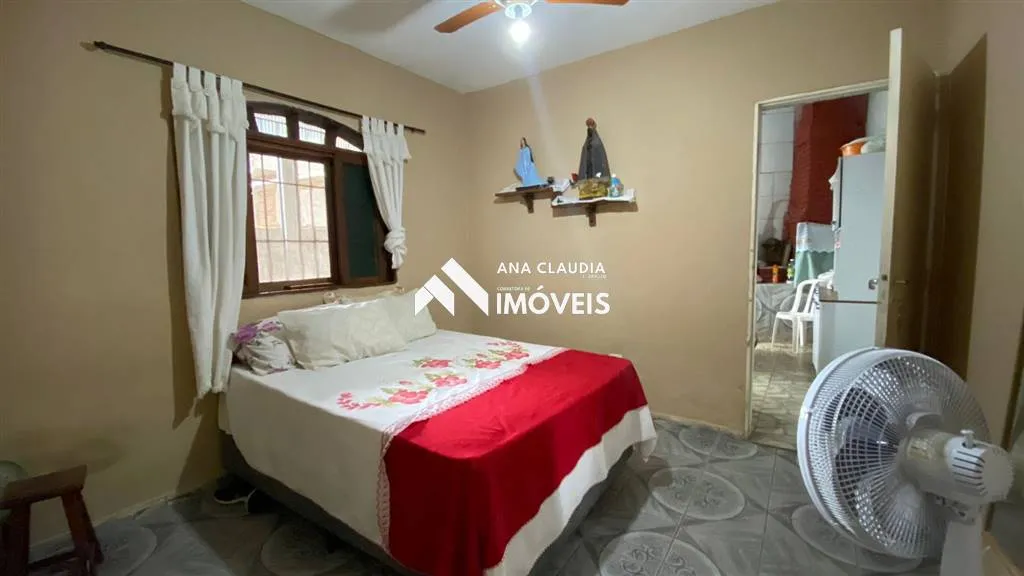 Imagem Casa a venda em Mongaguá litoral de São Paulo, ótima localização próxima a comércios da região casa de praia com jeitinho de interior.