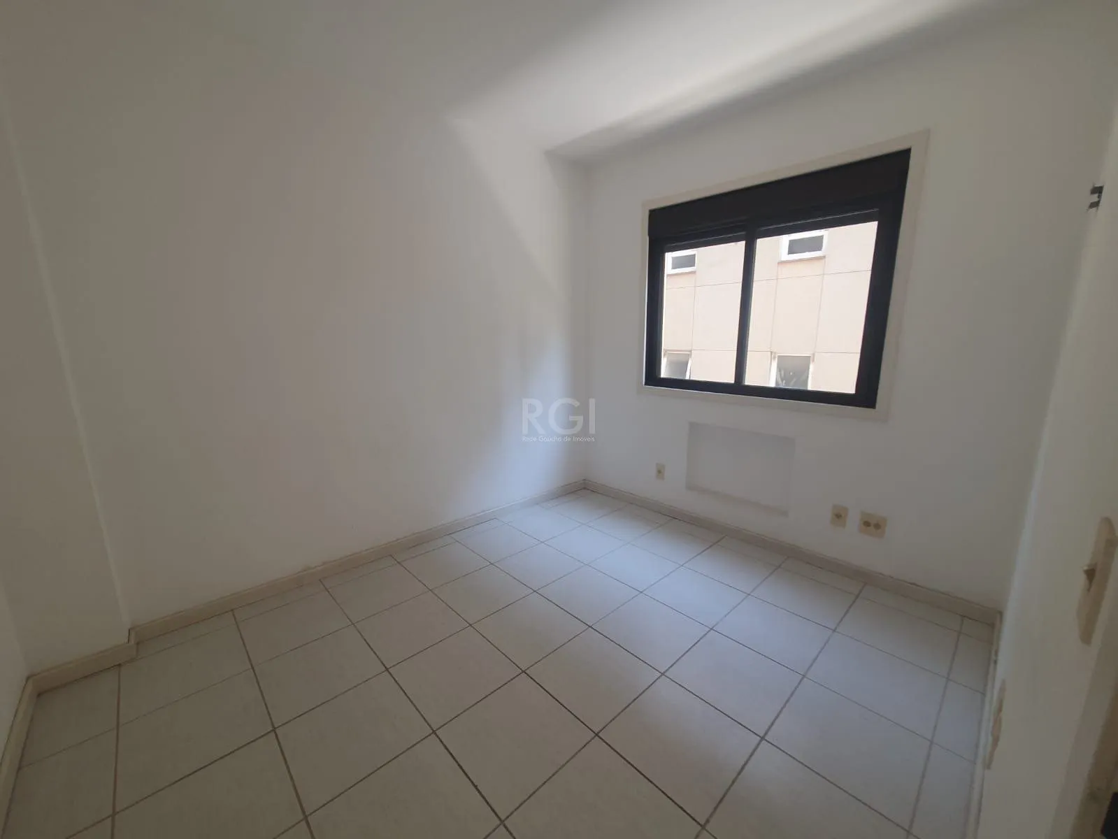 Imagem Apartamento para Venda - 90m², 2 dormitórios, 1 vaga - Mont Serrat