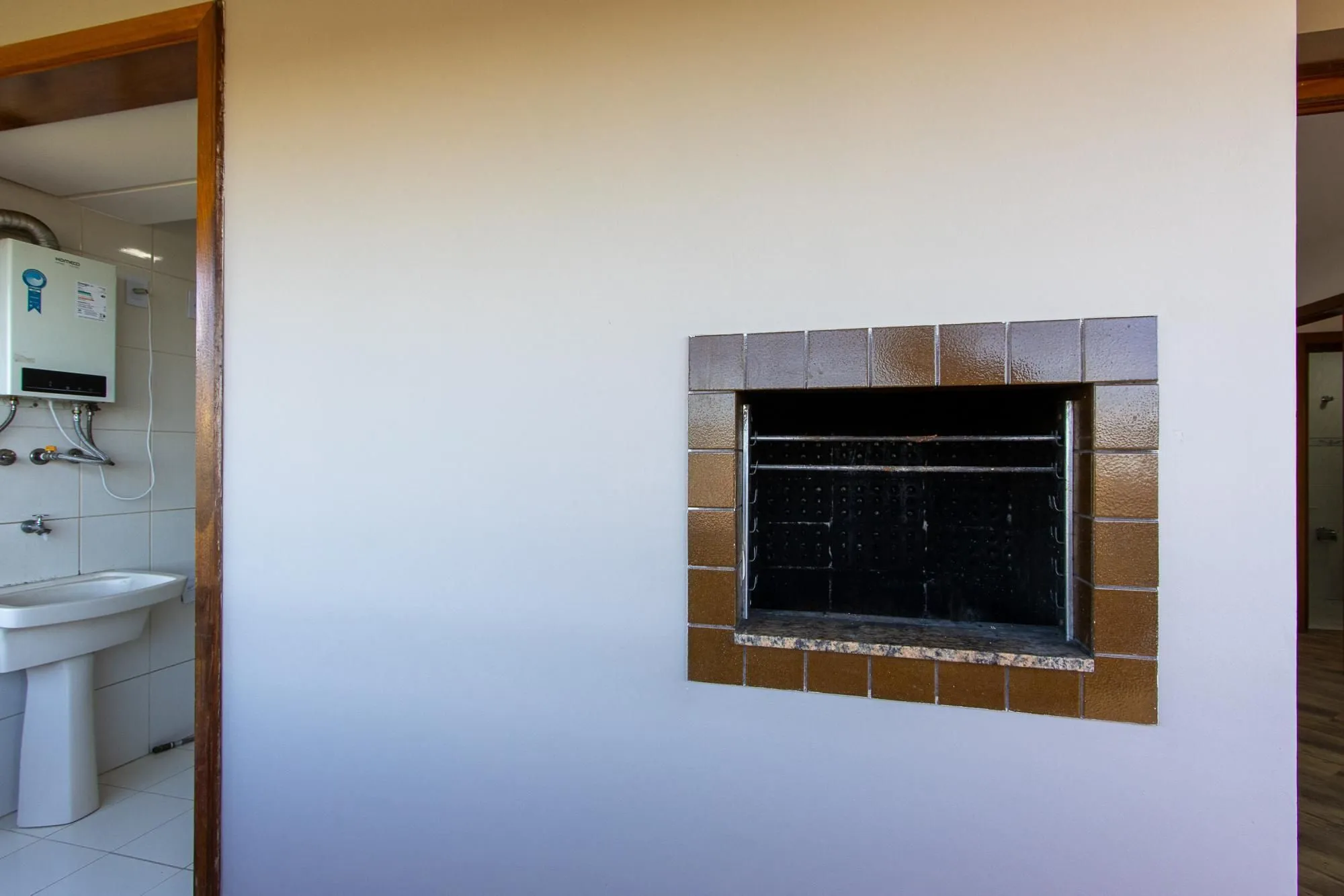 Imagem Apartamento de 2 dormitórios, 1 suíte e 2 vagas de garagem no bairro Tristeza.
