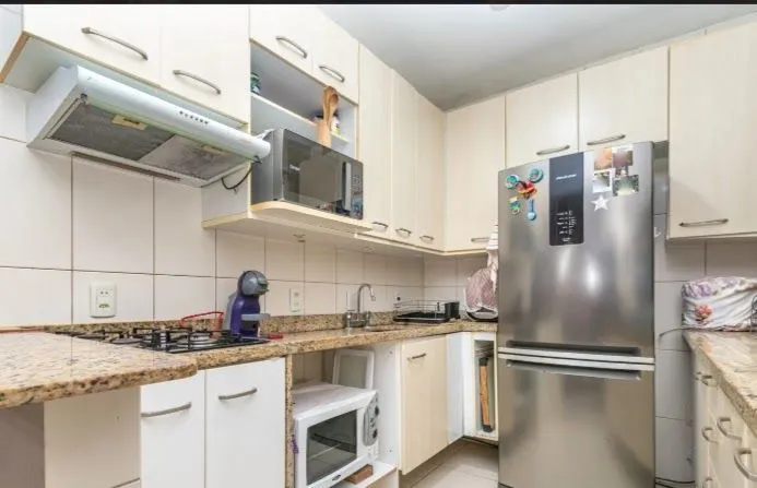 Imagem Casa com 3 dormitórios, no bairro Ipanema, zona sul de Porto Alegre, RS.