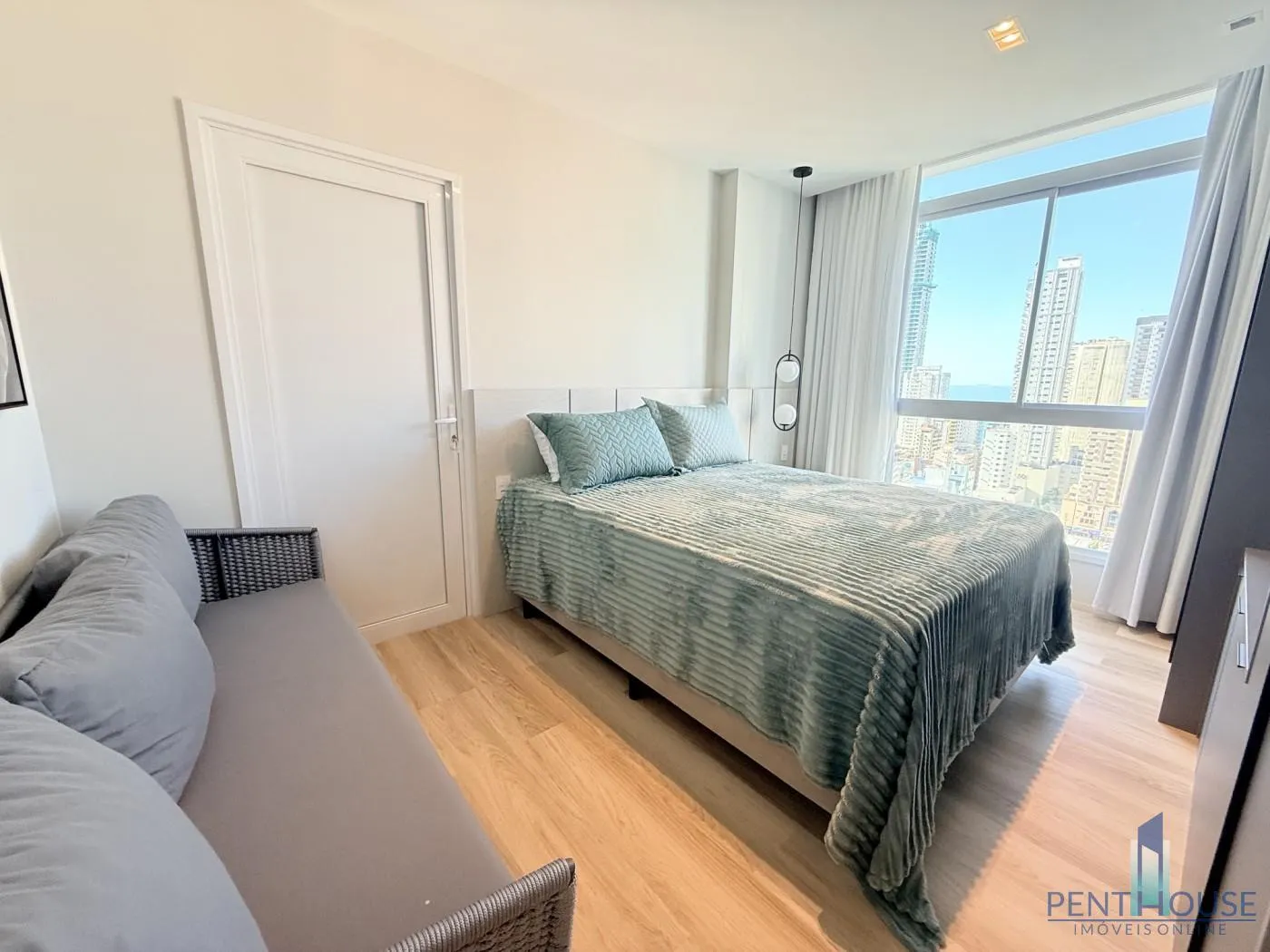 Imagem Apartamento Zona Central para Venda em Balneário Camboriú, CENTRO, 3 dormitórios, 3 suítes, 4 banheiros, 2 vagas
