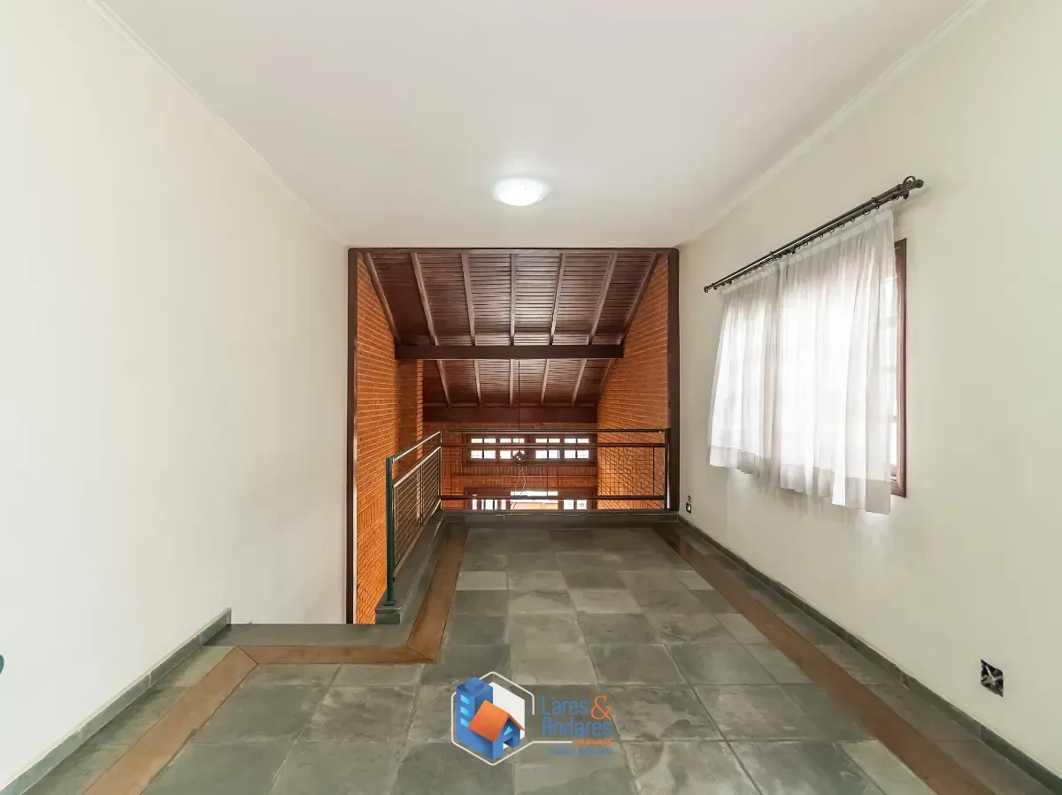 Imagem Sobrado para venda em Jardim Regina com 3 quartos, sendo 1 suíte, 226m²