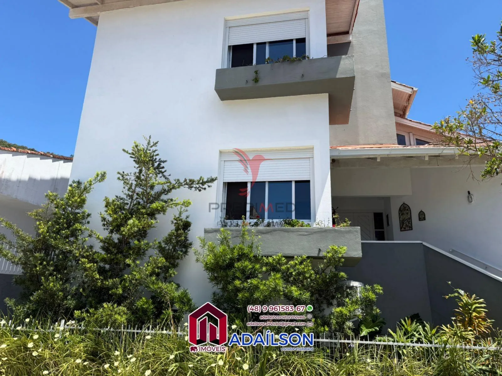 Imagem Linda Casa em Florianópolis, SC Brasil -Bairro Trindade com 4 dormitórios, sendo 2 suítes