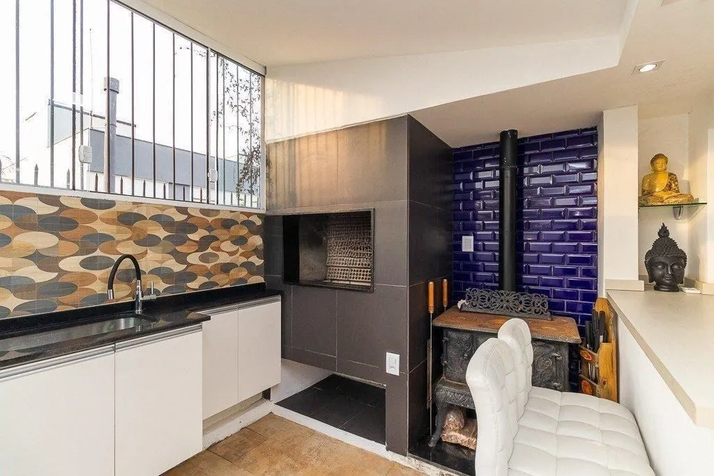 Imagem Casa em condomínio com 4 quartos, 2 suítes e 2 vagas à - Jardim Sabara