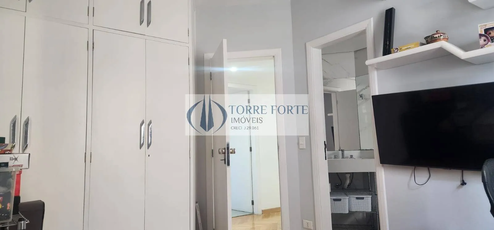 Imagem Lindo apartamento com 4 dormitórios, varanda e 3 vagas em Indianópolis