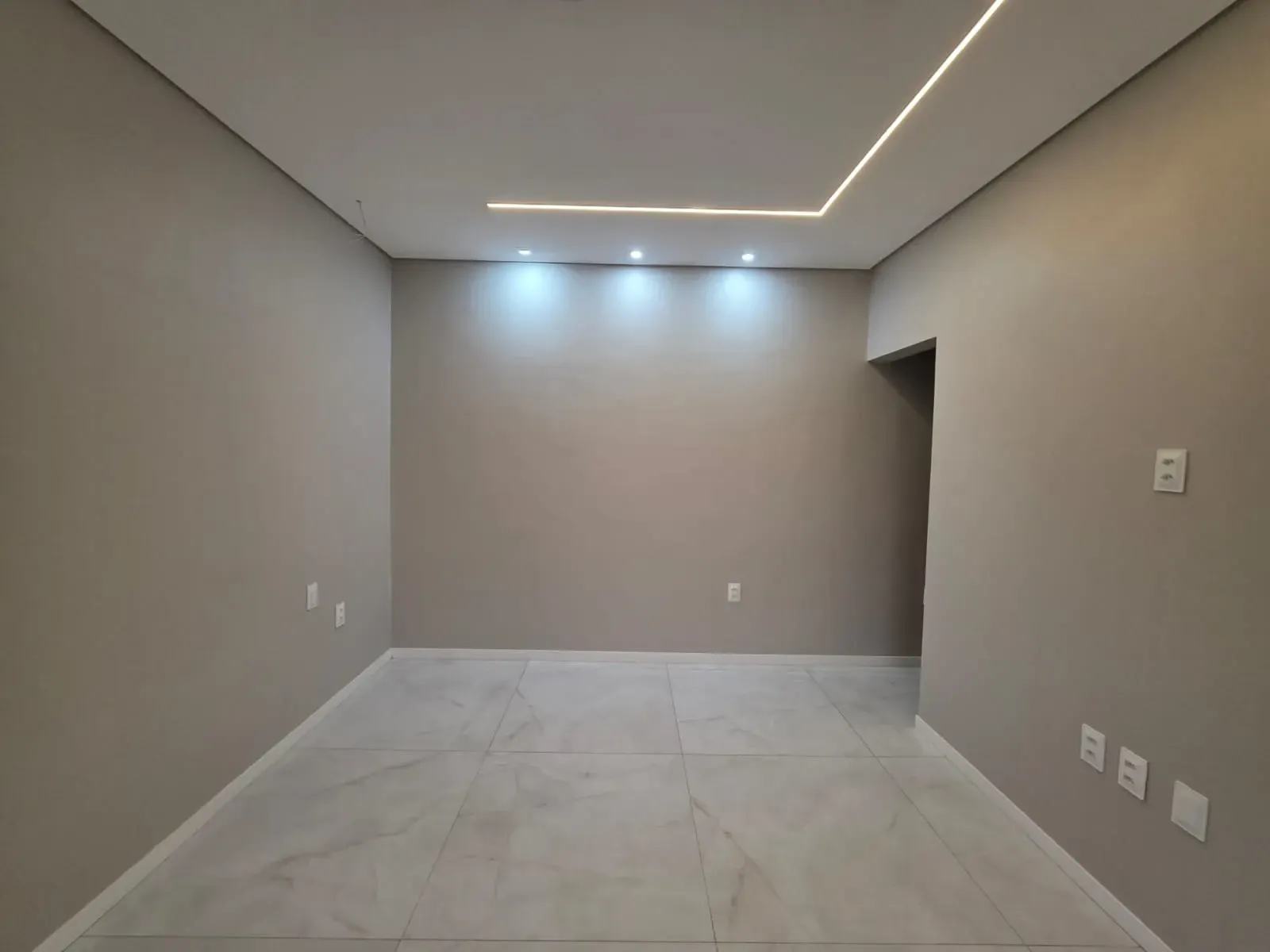 Imagem Casa de Condomínio com 3 Quartos à Venda, 195 m² em Cidade Alpha - Eusébio