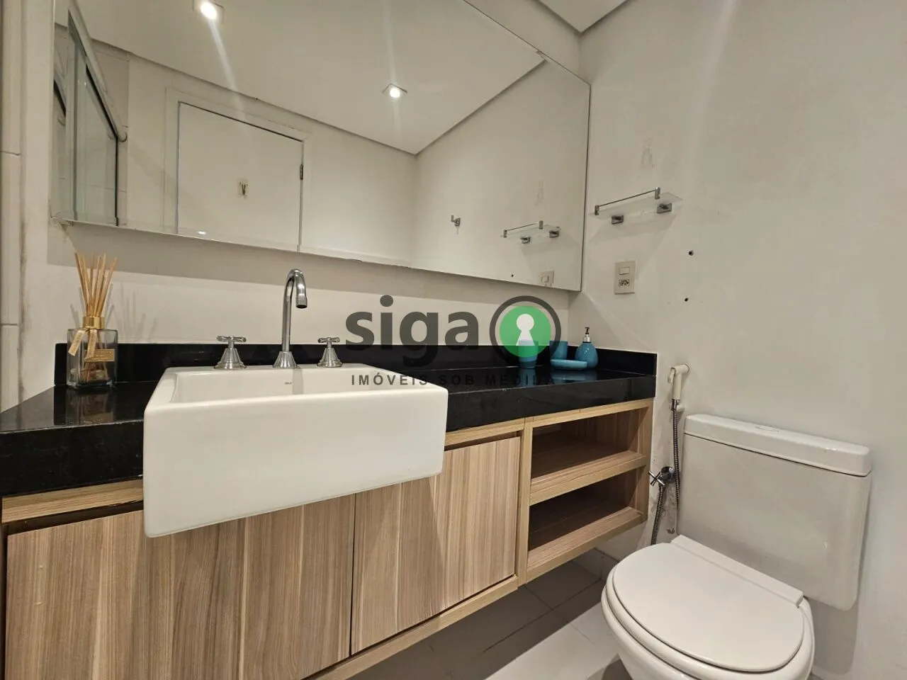 Imagem Apartamento mobiliado para alugar no Condomínio Limited Funchal