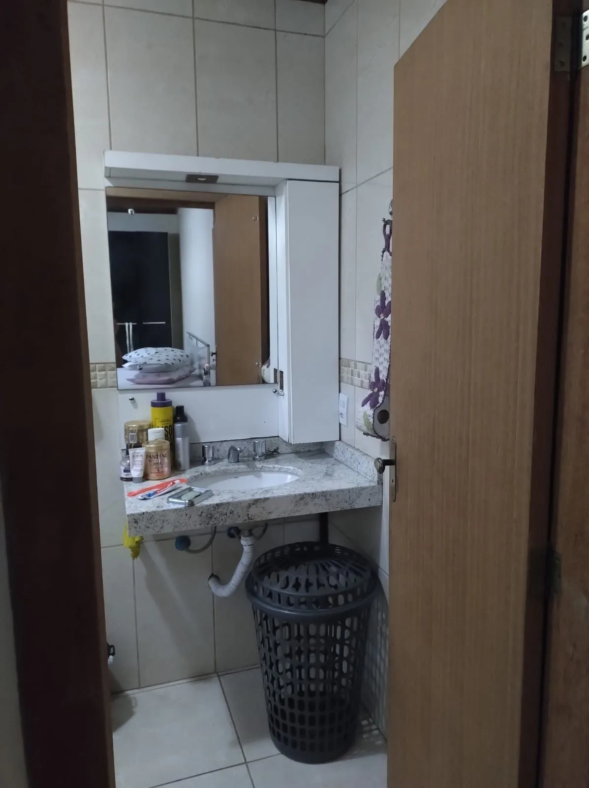 Imagem Casa para Venda - 182m², 2 dormitórios, sendo 1 suites, 3 vagas - Lami