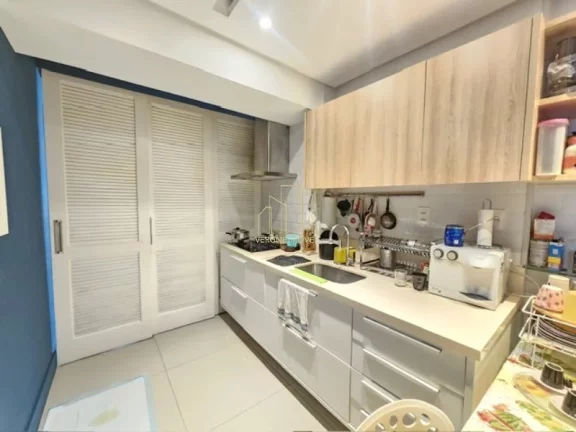 Imagem Apartamento de Luxo na Pituba: 3 suítes, 113m², finamente decorado, com closet e ar-condicionado. Imperdível!