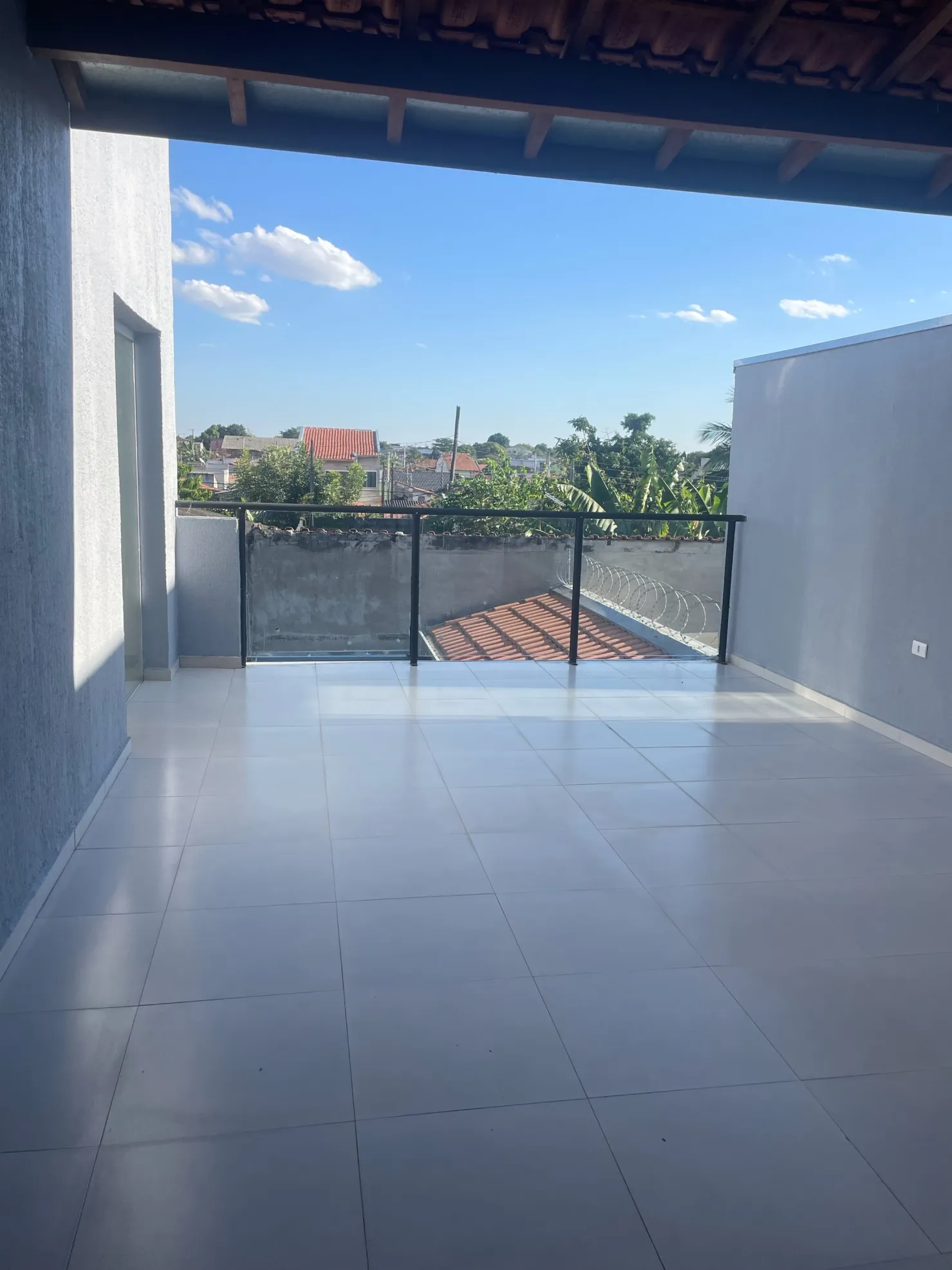 Imagem Casa à venda 3 dorm sendo uma suíte com sacada , 4 Vagas de garagem sendo duas cobertas, 250M², Conjunto Residencial Araretama, Pindamonhangaba - SP