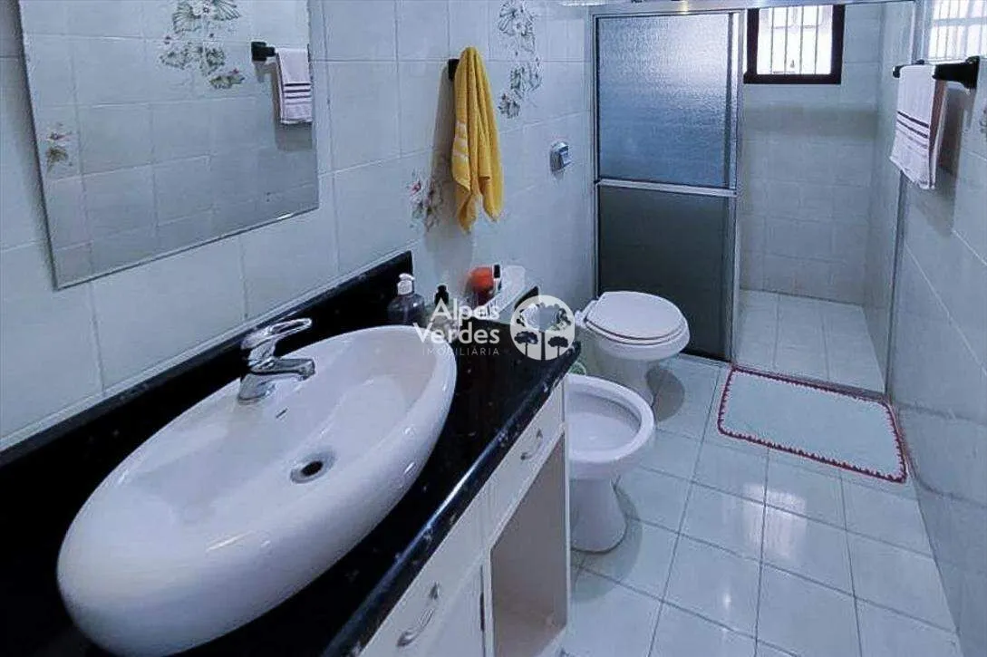Imagem Vende - se Casa na Vila Suzana, com 03 dormitórios