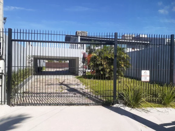 Imagem CASA ALTO PADRÃO no Recanto de Portugal, Impecavel, amplo pátio com acesso para carro