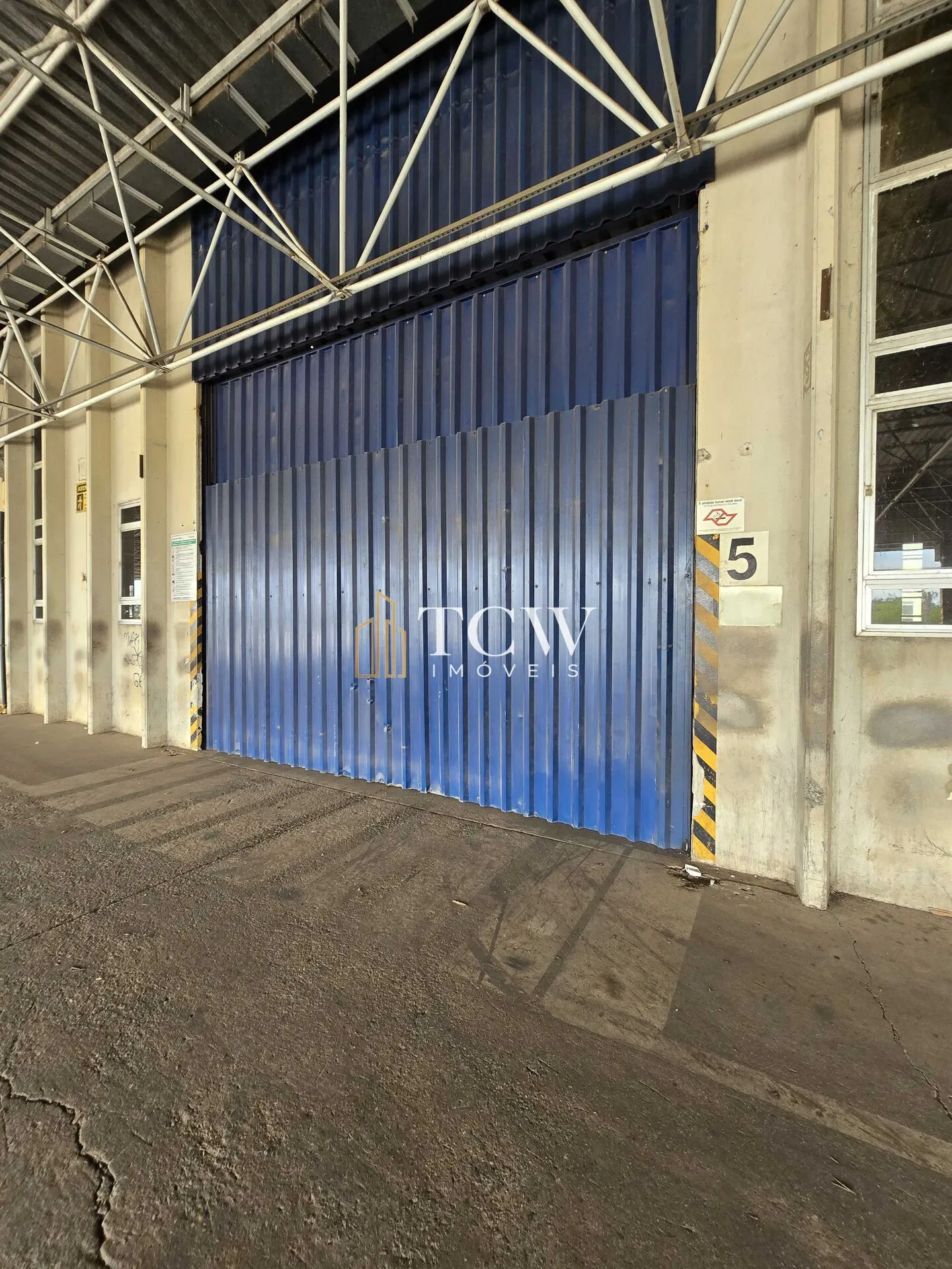 Imagem Galpão Logístico e Industrial com 22 docas para Locação em Suzano/SP | 13.320 m2